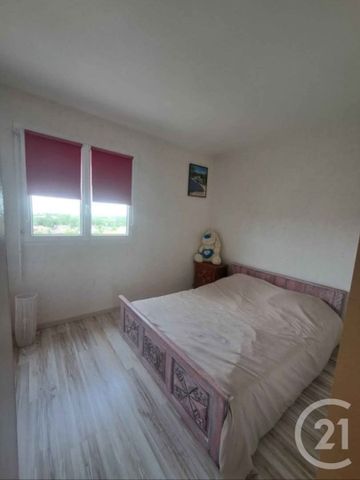 Location Appartement 3 pièces 62m² LA CHAPELLE ST LUC 10600 - Photo 5