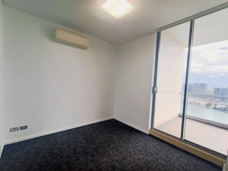 2 bed 2 bath*1901 - Photo 3