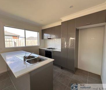 22 Cabernet Way, 3810, Pakenham Vic - Photo 6