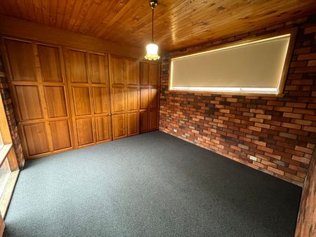 Conveniently located! - Photo 3