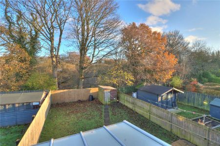 3 bedroom semi-detached house to rent - Photo 3