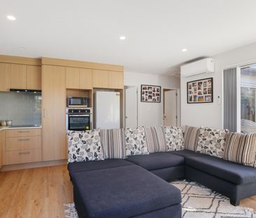 Modern Manurewa Living! - Photo 2