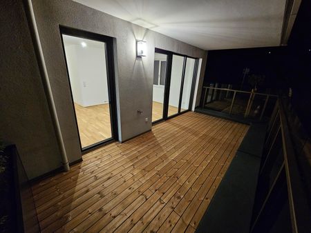 Erstbezug - 2-Zimmer-Wohnung mit Balkon, möblierter Küche, Tiefgaragenstellplatz - Foto 2