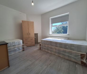 Limbury Road, Luton LU3, London - Photo 6