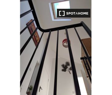 Room in a 2-Bedroom apartment for rent in Ballygall, Dublin - Photo 2