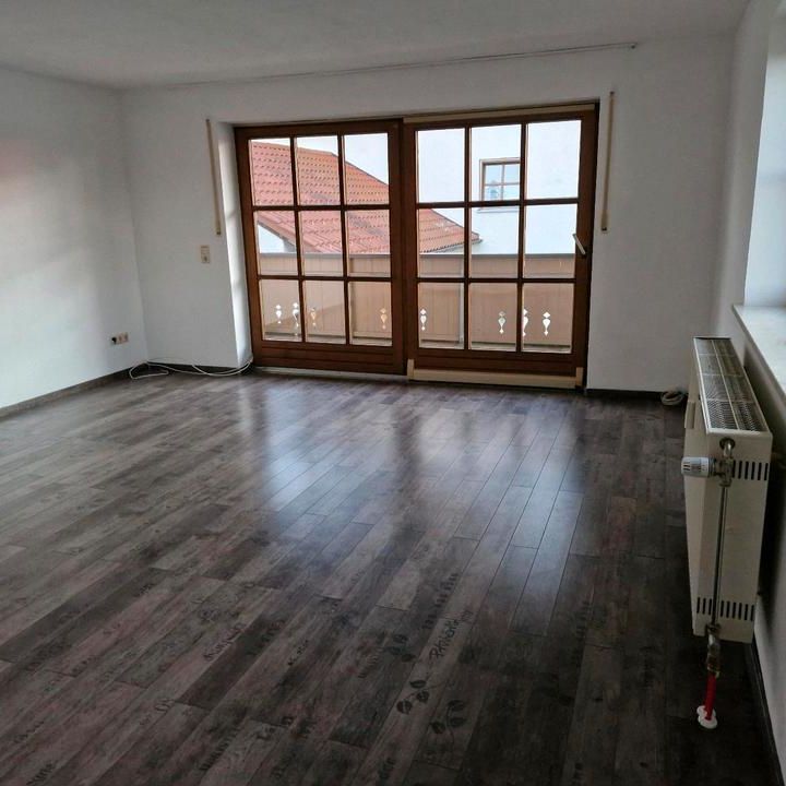 Vermiete schöne helle Wohnung im 1. OG in Loham - Photo 1