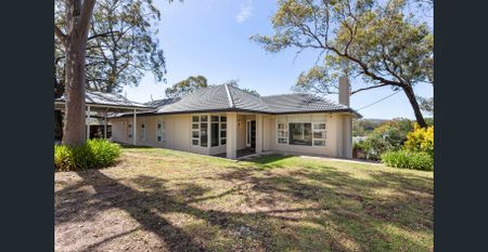 Delightful Family Haven in Tranquil Glenalta - Photo 5