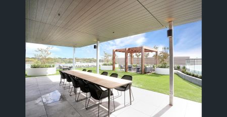 Light bright and spacious one bedroom apartment - Photo 3