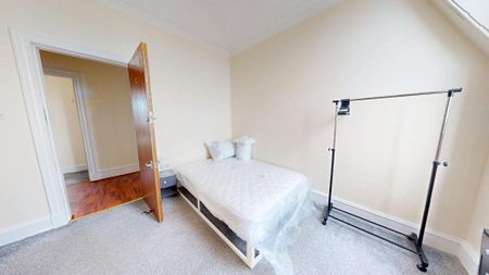 5 bedroom flat to rent - Photo 4