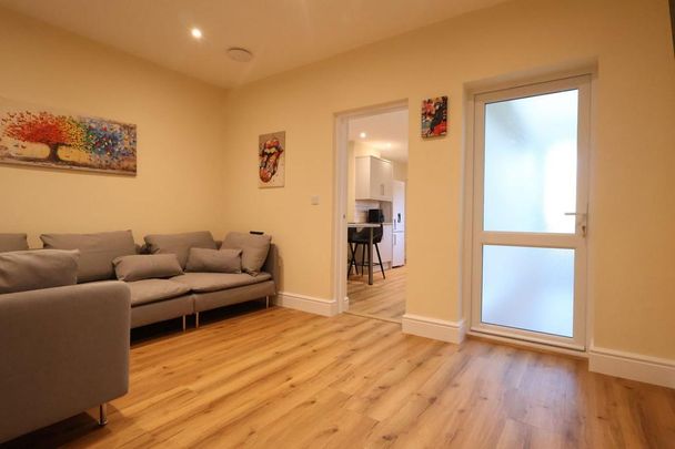 1 bedroom in a house share to rent - Photo 1