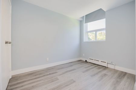 For Lease - 856 Kingston Road Unit# 5, Toronto, Ontario - Photo 2