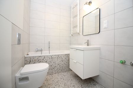 Dwupoziomowy, umeblowany apartament z tarasem - Zdjęcie 2