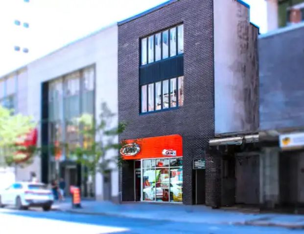 Partially Built Out Retail Space in Downtown Montreal, Quartier Des Spectacles | 330 Rue Sainte-Catherine Est, Montreal - Photo 1