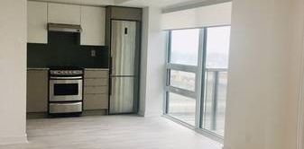 YORKDDALE I: 2 BEDS CONDO W/ PARKING & LOCKER INCL. -NORTH YORK - Photo 2