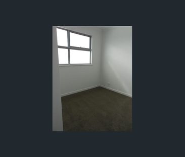 Charming 2‑Bedroom Townhouse - Photo 6