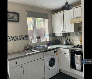 2 bedroom semi-detached house to rent - Photo 5