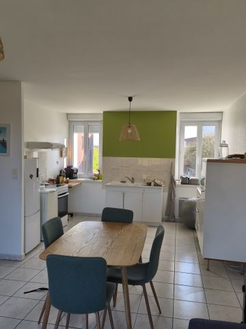 Location Appartement 3 pièces 65m² ST CHRISTOPHE LA COUPERIE 49270 - Photo 2