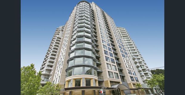 MODERN APARTMENT THE PINNACLE - Photo 1