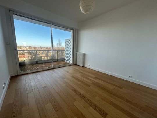 Location Appartement 4 pièces 120m² LA ROCHELLE 17000 - Photo 1