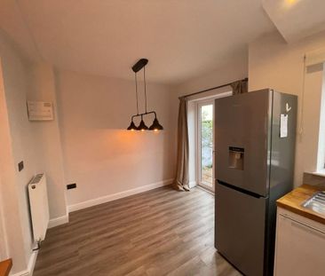 3 bedroom semi-detached house to rent - Photo 6