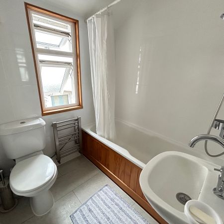 Sunnydene Road, Croydon, CR8 2 - Photo 3