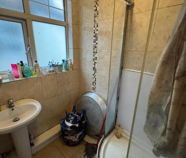 3 bedroom flat to rent - Photo 3