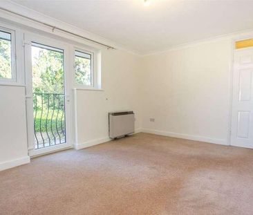 Burford Road, Carterton, Oxfordshire, OX18 - Photo 1