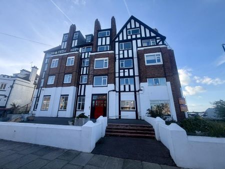 4 bedroom flat to rent - Photo 2