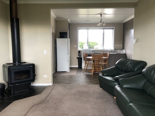 Fully furnished Rural living - Photo 1