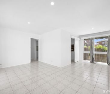 Three bedroom home in quiet court location, fully fenced - Photo 1