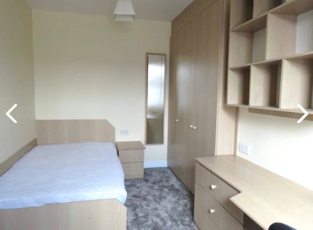 5 Bed - 14 Mayville Terrace, Hyde Park, Leeds - LS6 1NB - Student - Photo 5