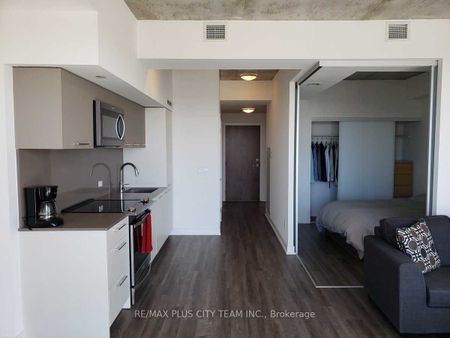 Riverside Square Lofts 15-30 , #810 - Photo 2