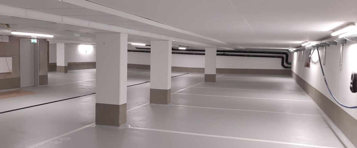 2-Zimmerwohnung - mit Balkon und Einbauküche - zentral gelegen - Photo 1