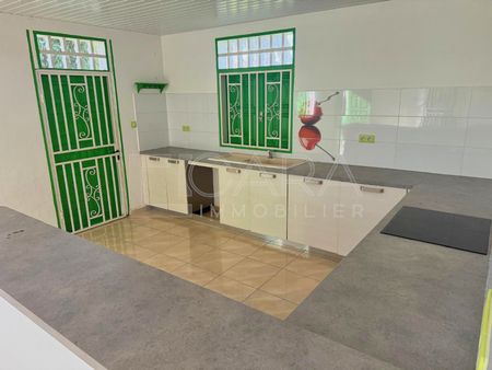 Location Maison 3 pièces 85m² MACOURIA 97355 - Photo 2