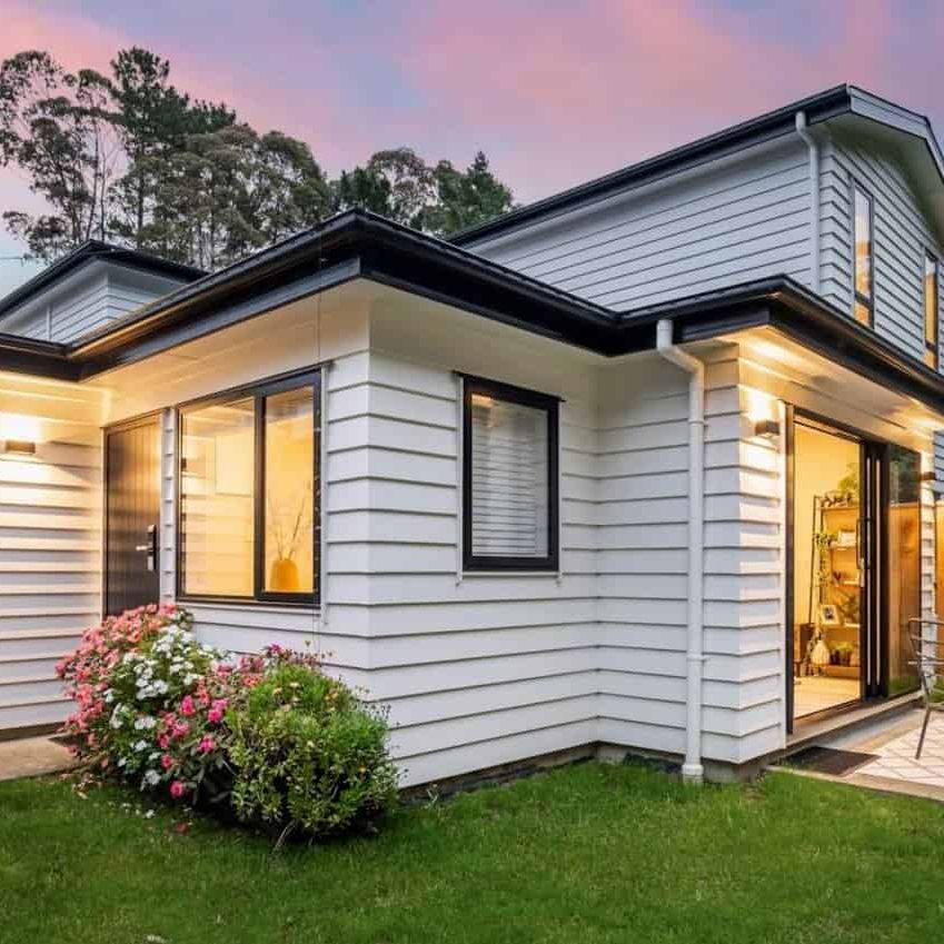 Ideal "lock n leave" 2 bedroom - Photo 1