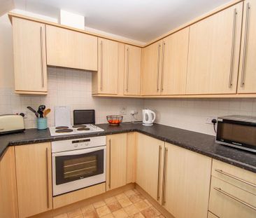 3 bedroom apartment to rent - Photo 5