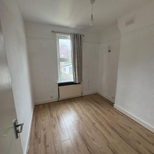 1 bedroom property to rent - Photo 2