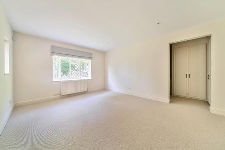 5 bedroom detached house to rent - Photo 4