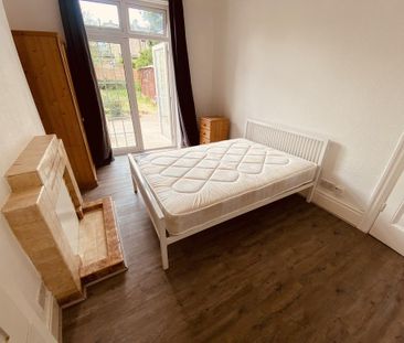1 bedroom in a house share to rent - Photo 6