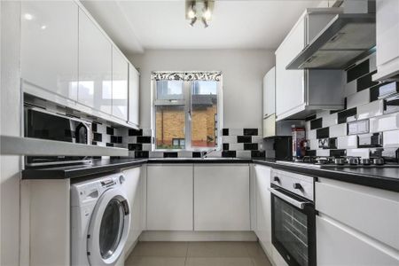 3 Bed Flat, Rugless House, E14 - Photo 4