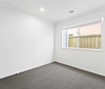 Beautiful, Band New Family Entertainer - Photo 1