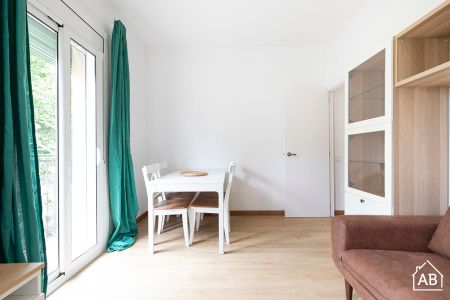 Two-Bedroom Barceloneta apartment with Balcony - Photo 3