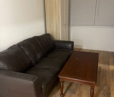 Grasscroft Drive Room 3 - Photo 6