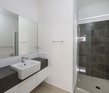 Modern Townhouse with Ducted A/C - Photo 6