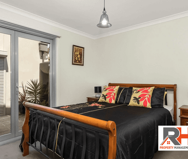 Modern Townhouse Moments From The Beach - Photo 4