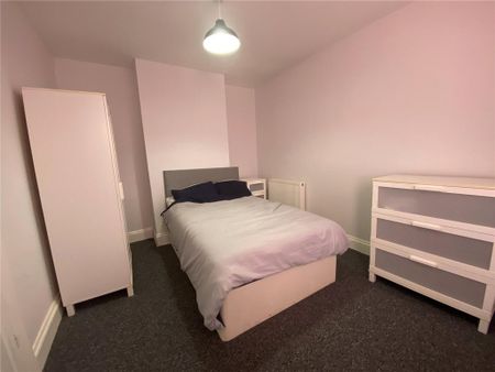 4 bedroom terraced house to rent - Photo 4