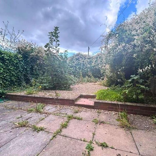 Hill Top, West Bromwich, B70 - Photo 1