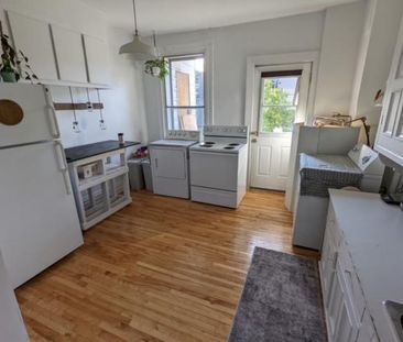 METRO LASALLE, GRAND 3 1/2 - Photo 1