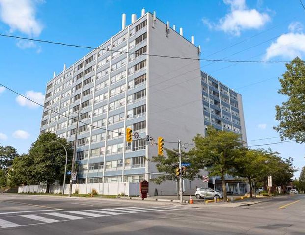 Colonel By Towers | 315 Holmwood Avenue, Ottawa - Photo 1