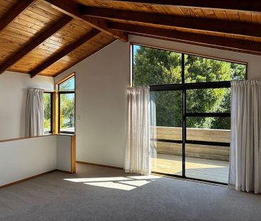 Charming dwelling with garden and garage - Photo 1